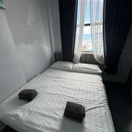 The Room Inn - Pasir Panjang Kampung Kuala Besut Exterior photo